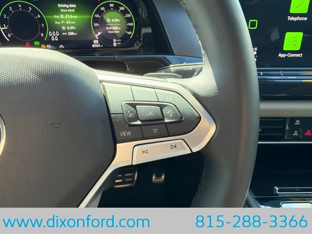 Used 2025 Volkswagen Atlas Peak Edition SE AWD/4WD image 16
