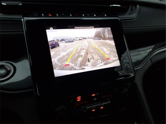 Used 2022 Jeep Grand Cherokee Altitude image 21