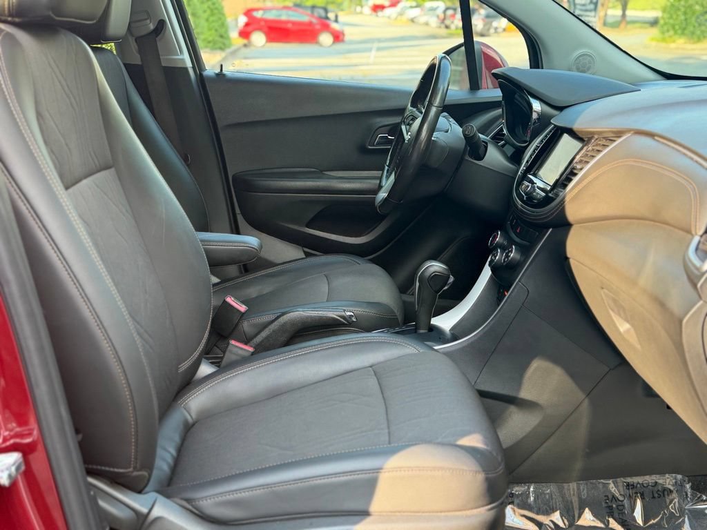 Used 2022 Chevrolet Trax LT w/ LT Convenience Package FWD image 15