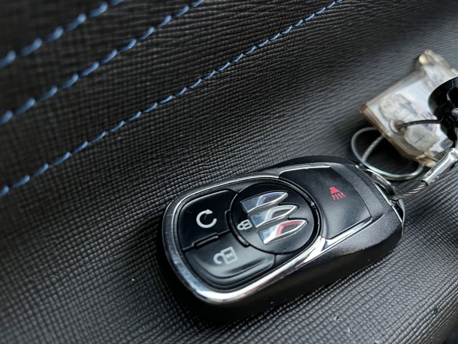 Used 2025 Buick Envista Sport Touring image 25