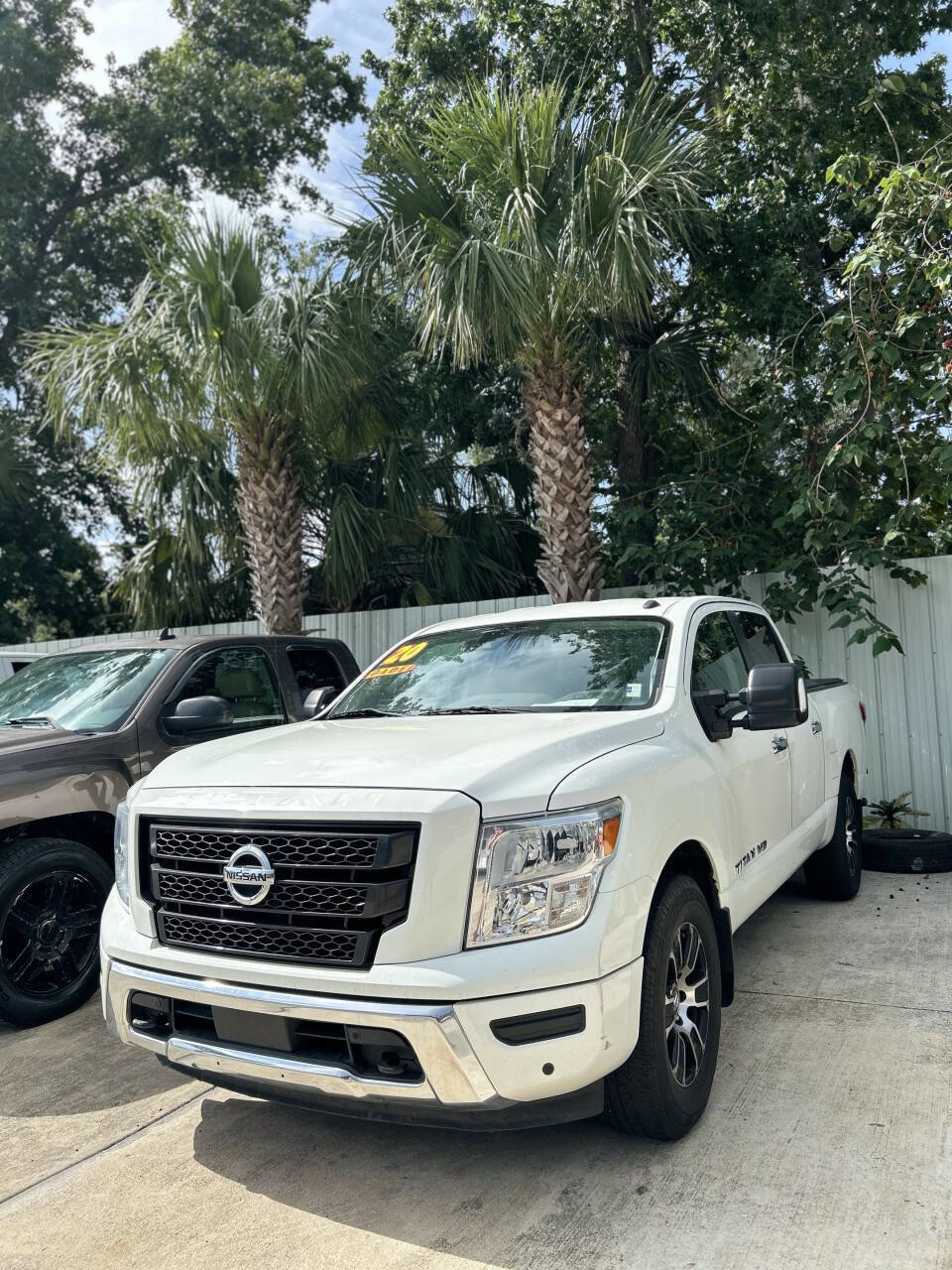 Used 2020 Nissan Titan SV w/ SV Convenience Package image 7