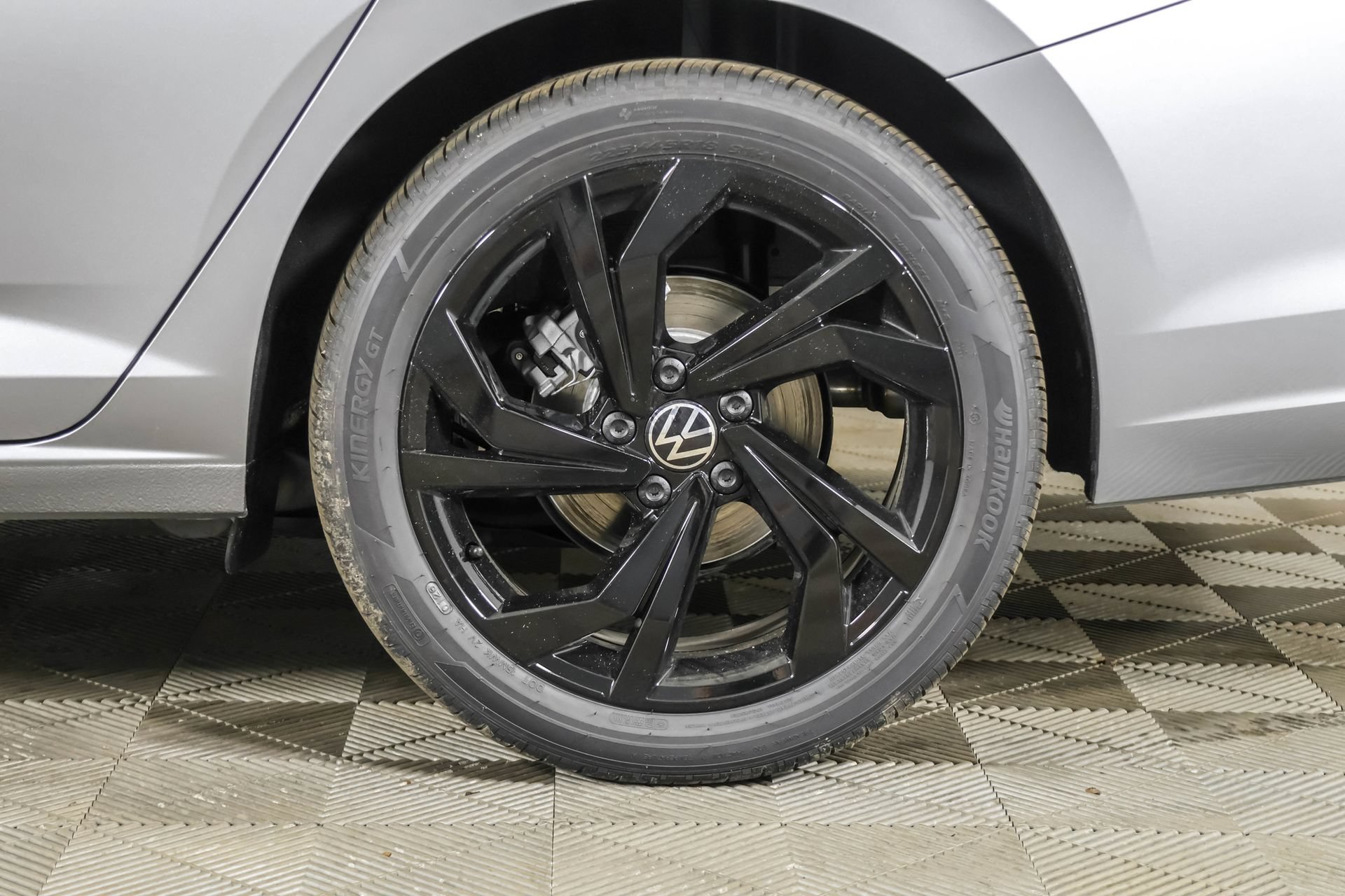 Used 2026 Volkswagen Jetta SE FWD image 19