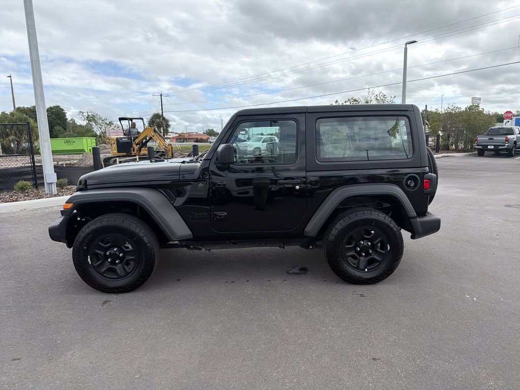 Used 2025 Jeep Wrangler Sport AWD/4WD image 7