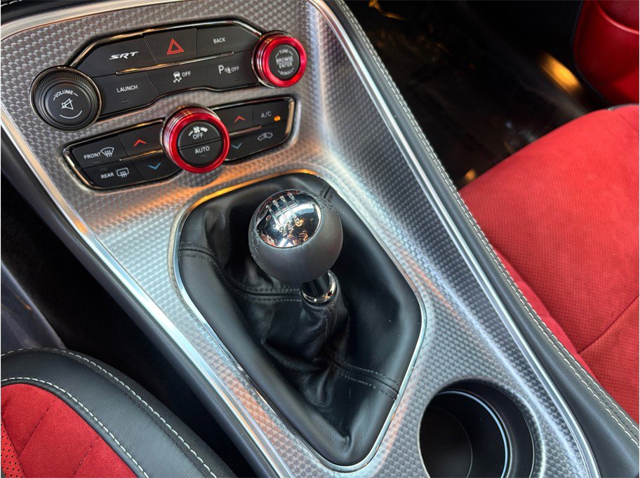 Used 2015 Dodge Challenger SRT Hellcat image 36