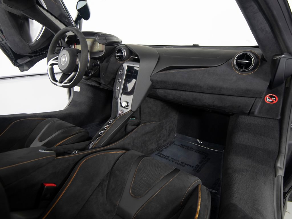 Used 2024 McLaren 750S Spider image 28