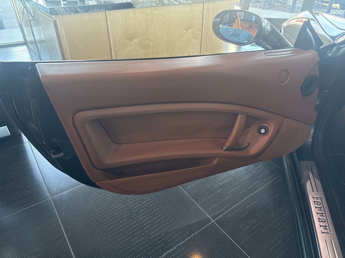 Used 2014 Ferrari California image 13