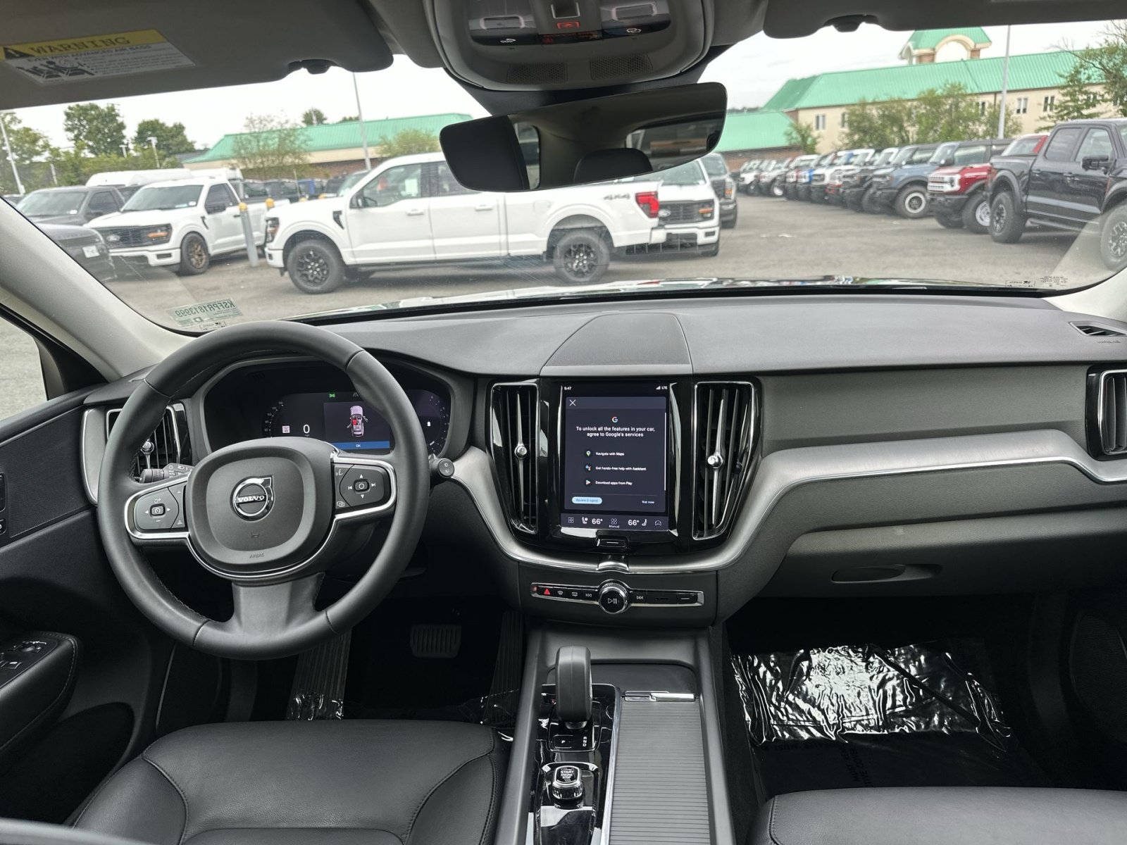 Used 2024 Volvo XC60 B5 Core w/ Climate Package AWD/4WD image 24