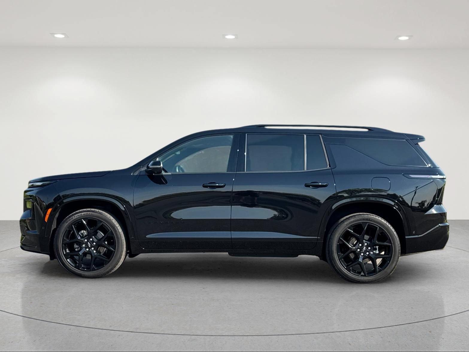 Used 2025 Chevrolet Traverse RS AWD/4WD image 2