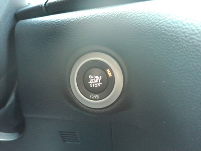 Used 2025 Chrysler Pacifica Select image 44