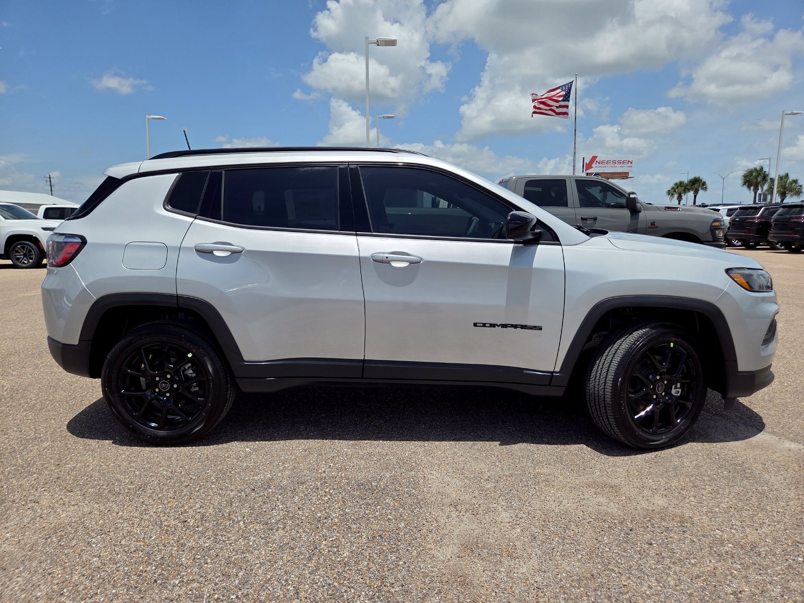 New 2026 Jeep Compass Latitude AWD/4WD image 8