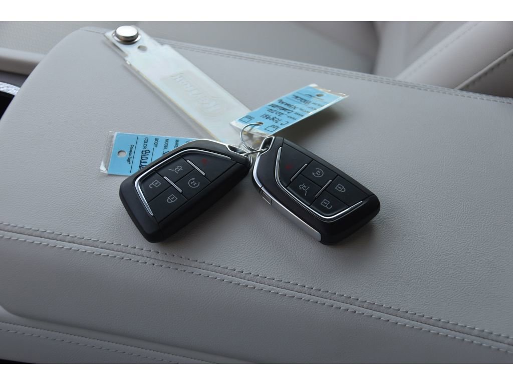 New 2026 Cadillac Vistiq Sport image 38