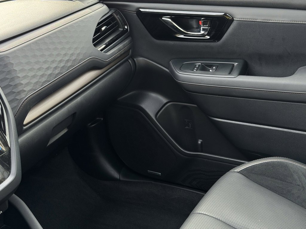 Used 2025 Subaru Forester Touring image 32