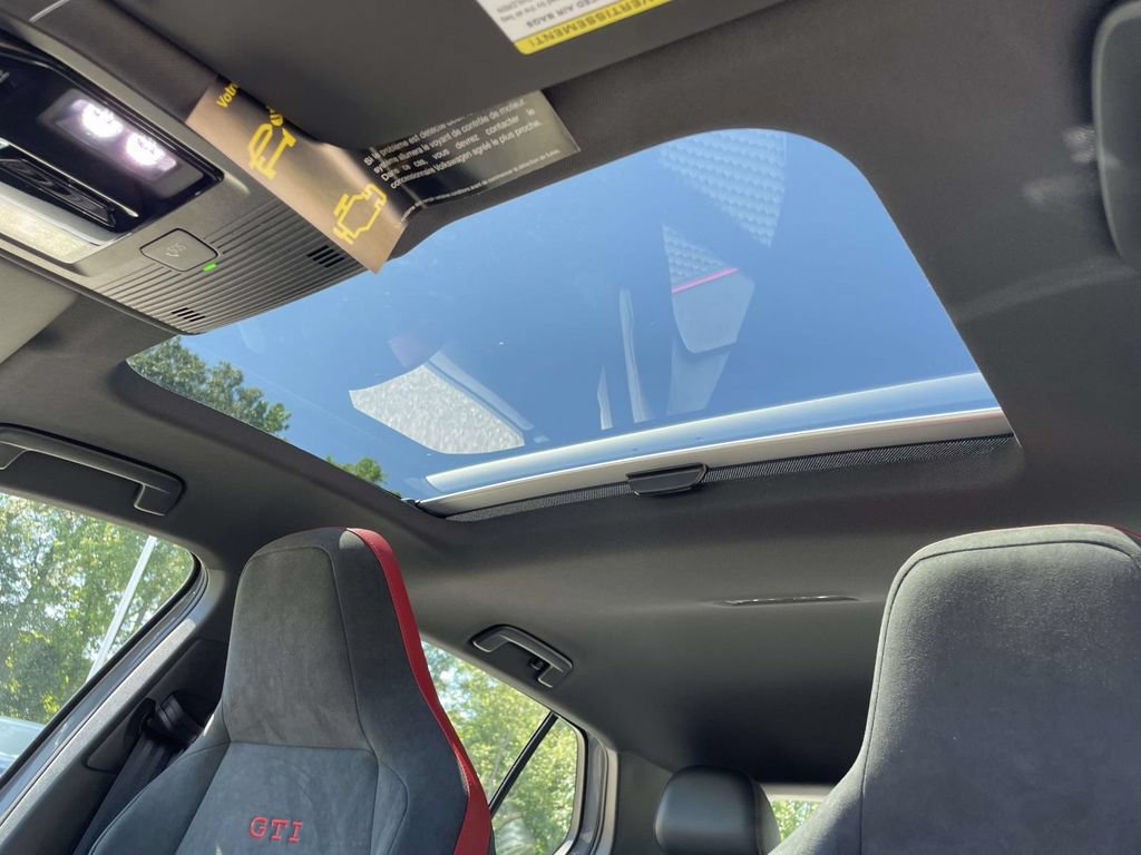 New 2026 Volkswagen GTI SE FWD image 18