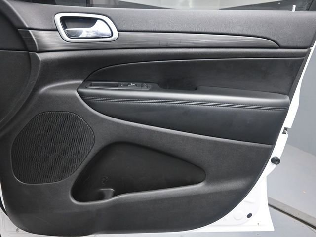 Used 2019 Jeep Grand Cherokee Altitude image 30