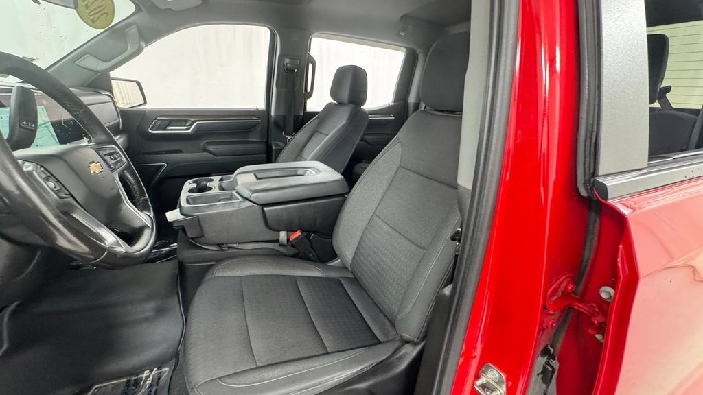 Used 2022 Chevrolet Silverado 1500 LT AWD/4WD image 10