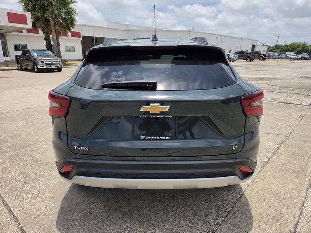 Used 2025 Chevrolet Trax LT FWD image 17