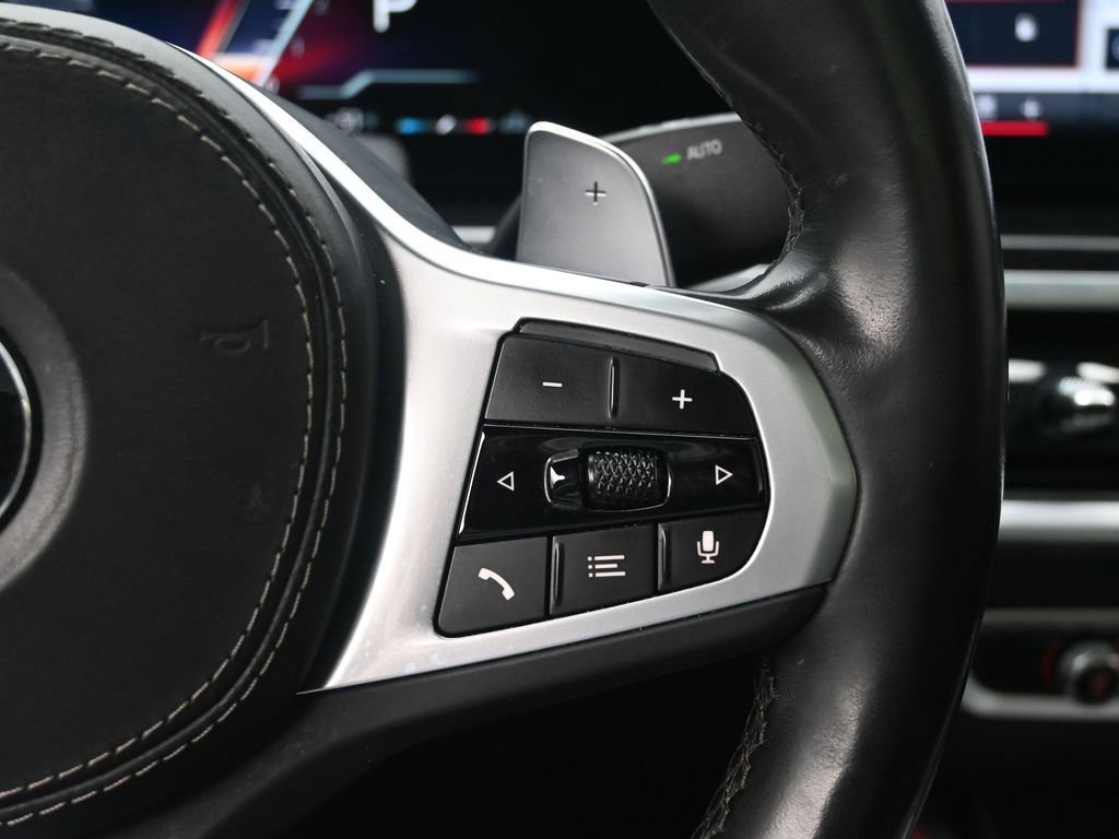 Used 2024 BMW X6 xDrive40i w/ Premium Package image 12