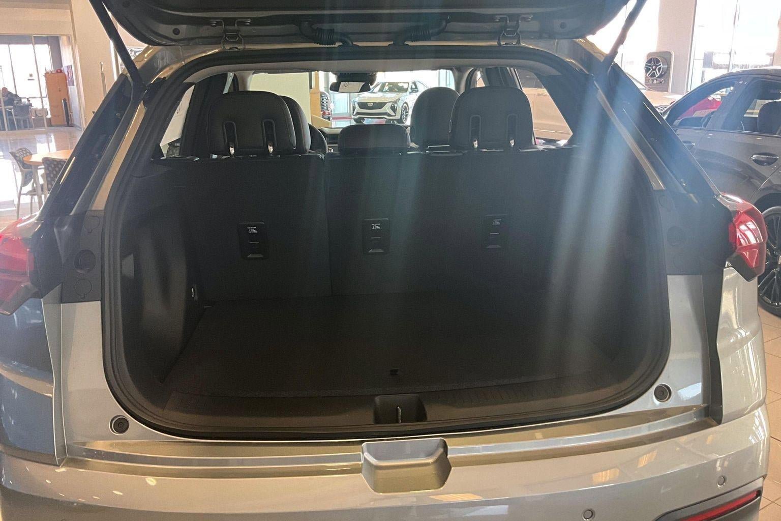 New 2027 Chevrolet Bolt RS FWD image 5