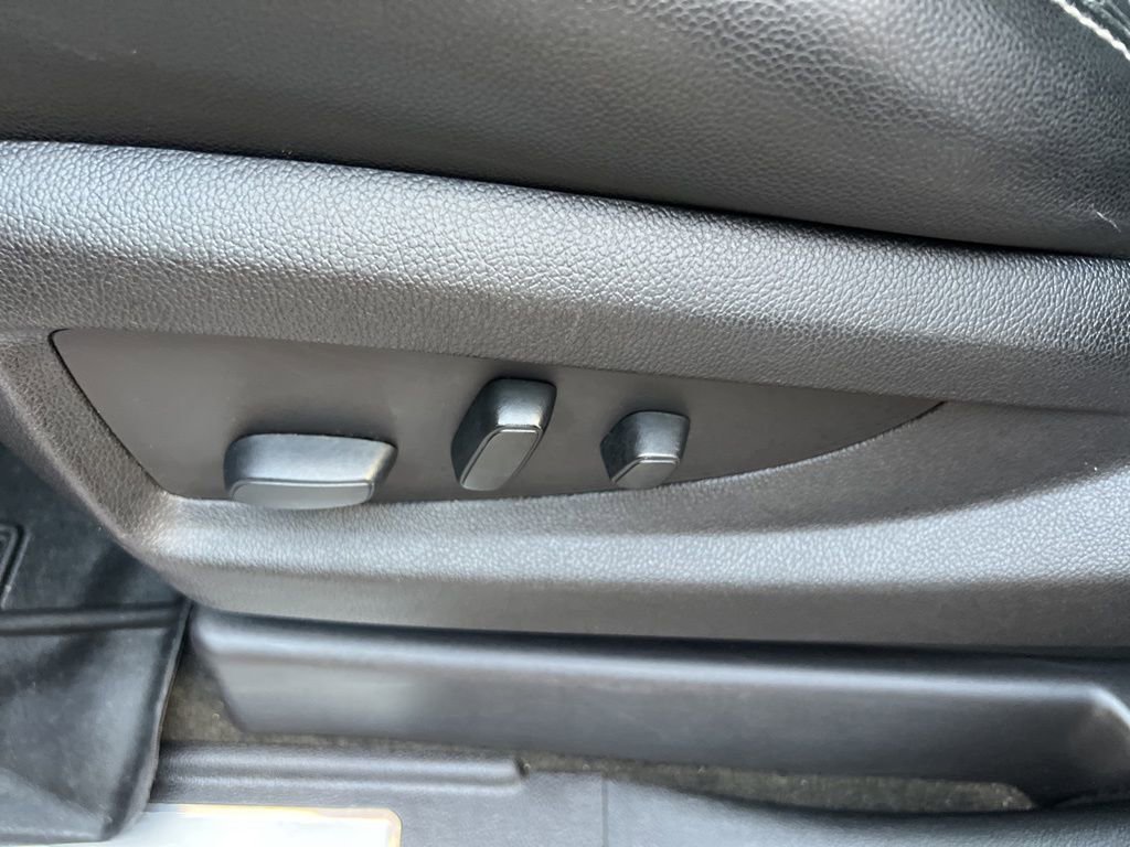 Used 2017 GMC Yukon SLT image 21