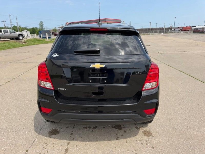 Used 2022 Chevrolet Trax LS w/ Tint and Cruise Package image 4