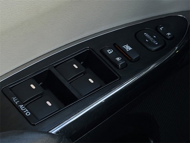 Used 2018 Toyota Avalon Limited image 32