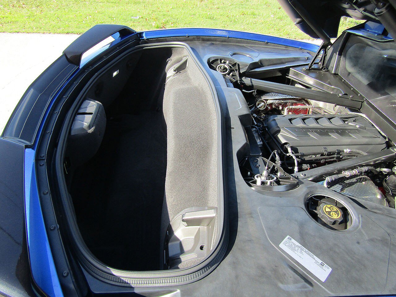 Used 2022 Chevrolet Corvette Stingray Preferred Cpe w/ Z51 Performance Package RWD image 19