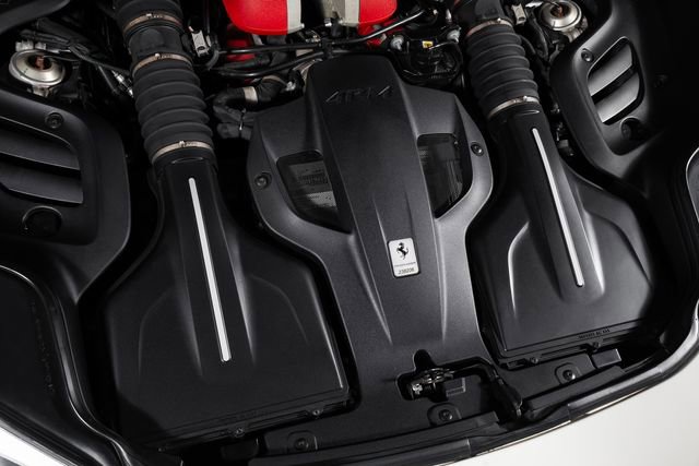 Used 2019 Ferrari GTC4Lusso AWD/4WD image 18