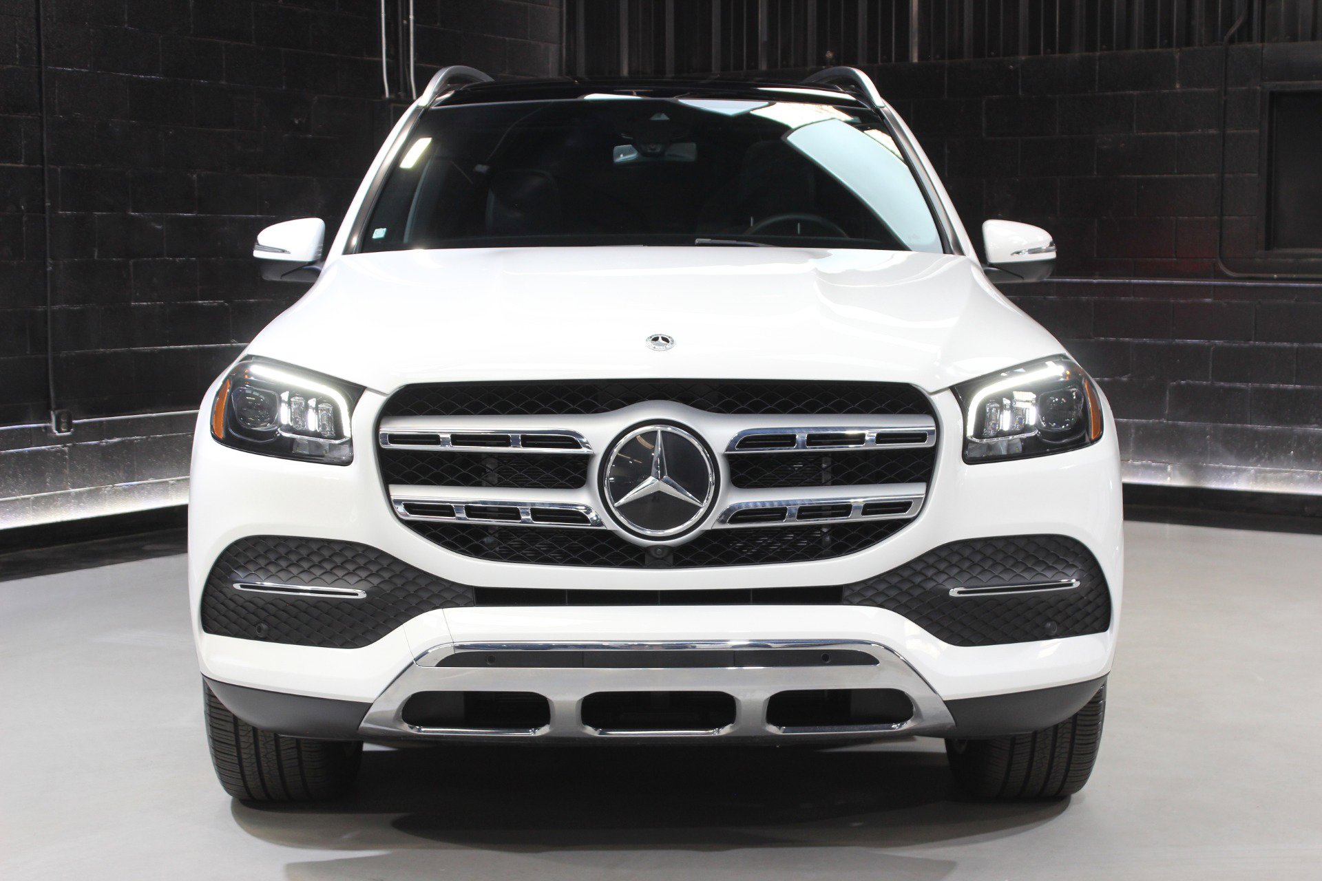 Used 2023 Mercedes-Benz GLS 450 4MATIC image 8