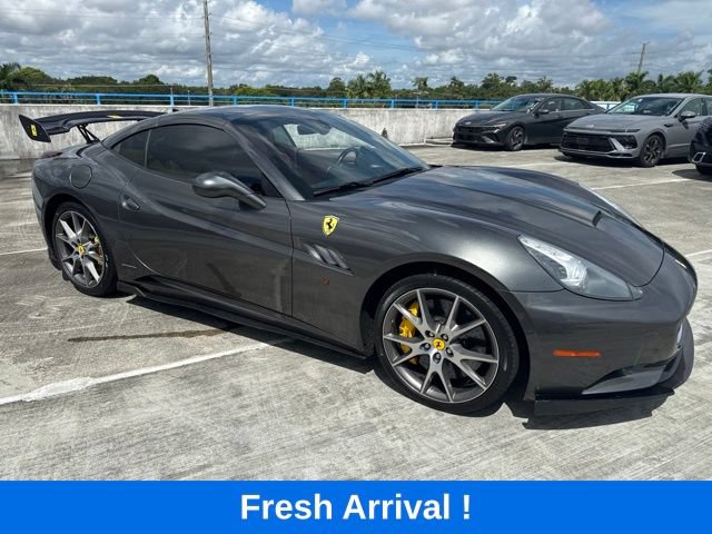Used 2010 Ferrari California RWD image 2