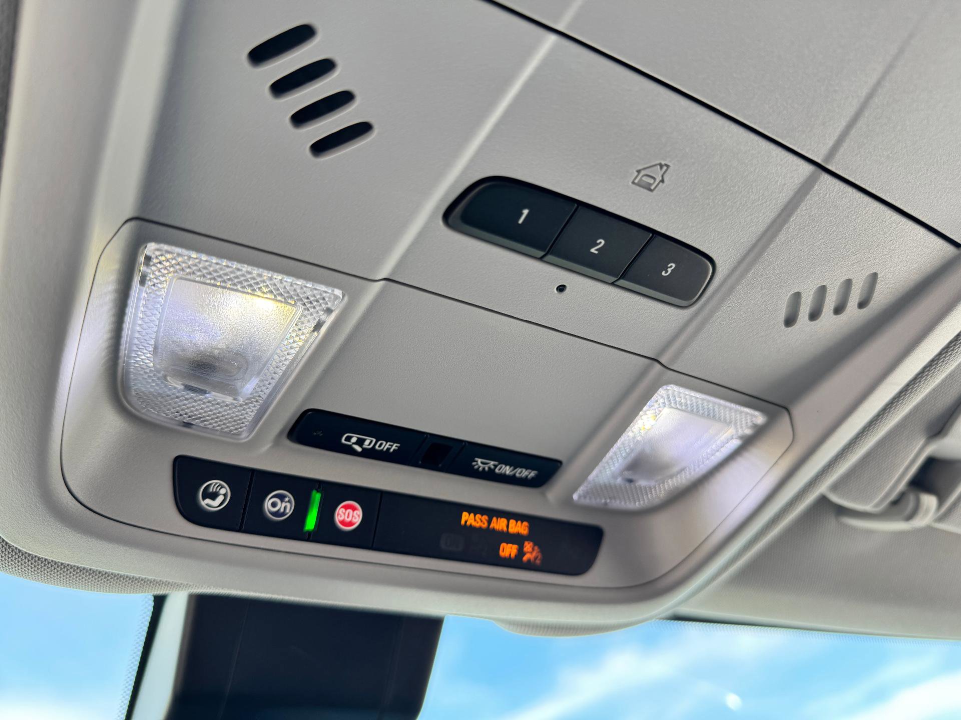 Used 2021 Chevrolet Equinox LT image 37