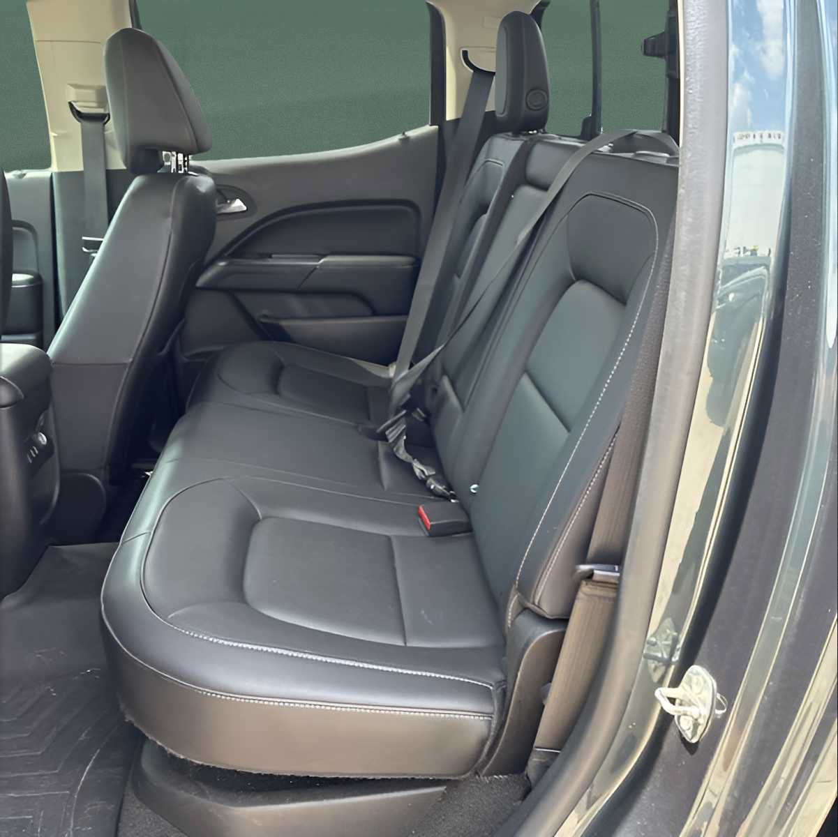 Used 2017 GMC Canyon SLT w/ Trailering Package AWD/4WD image 2