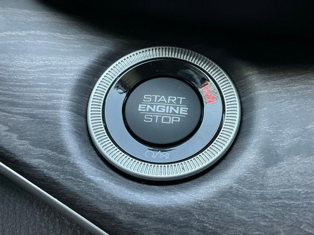 Used 2023 Jeep Grand Cherokee 4WD 4xe w/ Luxury Tech Group II image 39