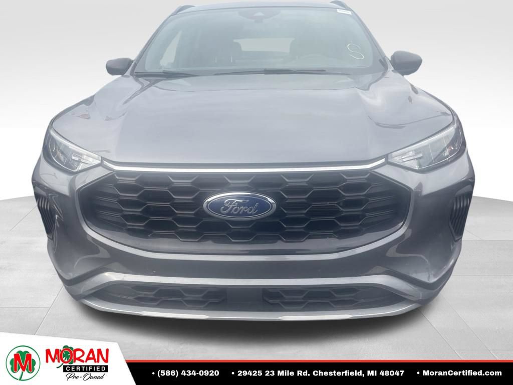 Used 2024 Ford Escape ST-Line w/ Tech Pack #1 AWD/4WD image 2