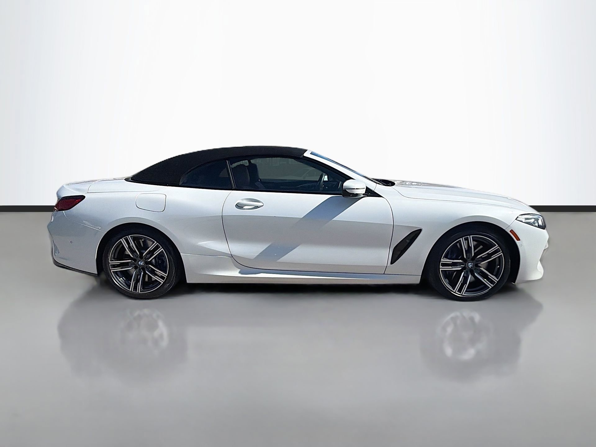 Used 2019 BMW M850i xDrive Convertible image 3