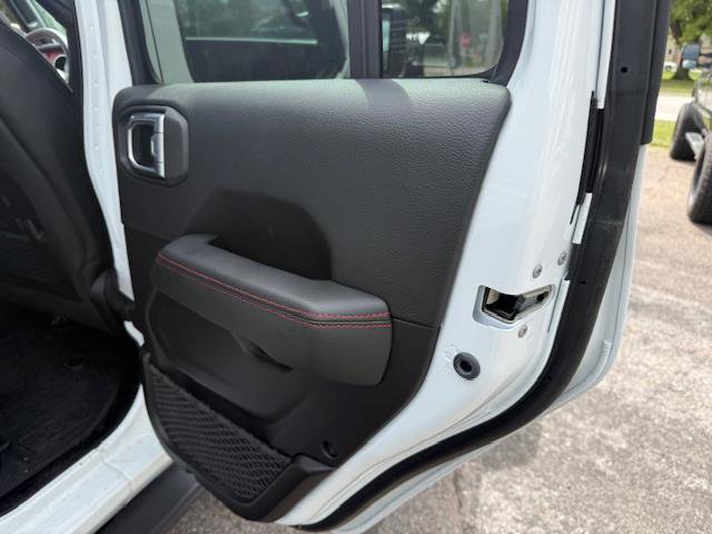Used 2023 Jeep Wrangler Unlimited Rubicon 4xe image 17