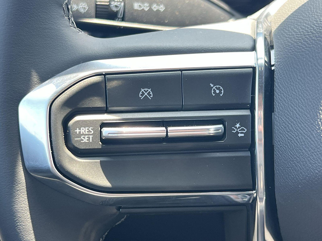 New 2026 GMC Canyon Elevation w/ LPO, Black Badging Package RWD image 13