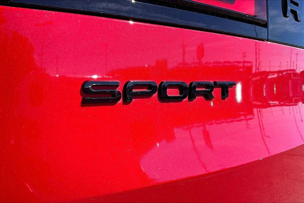 Used 2023 Land Rover Range Rover Sport SE Dynamic image 32