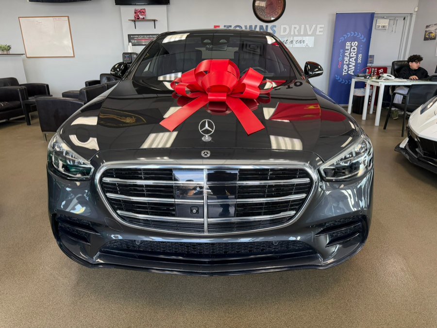 Used 2022 Mercedes-Benz S 580 4MATIC Sedan w/ AMG Line Package image 5