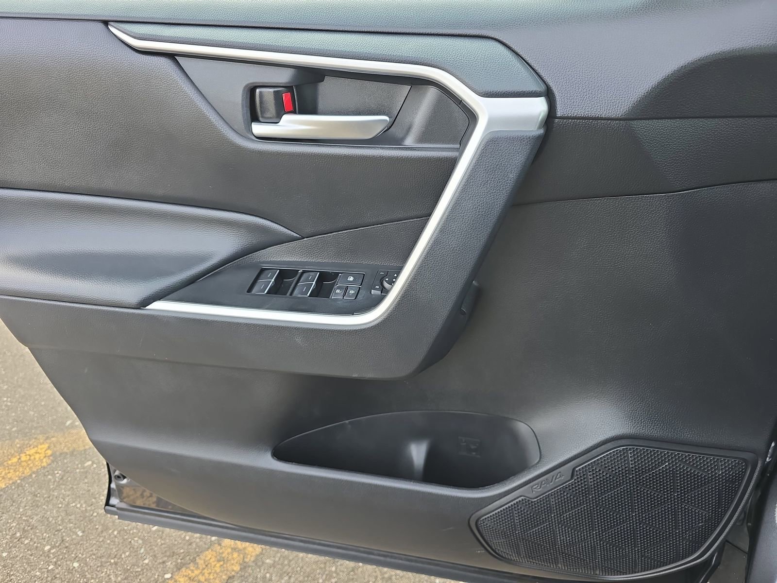 Used 2024 Toyota RAV4 XLE image 33