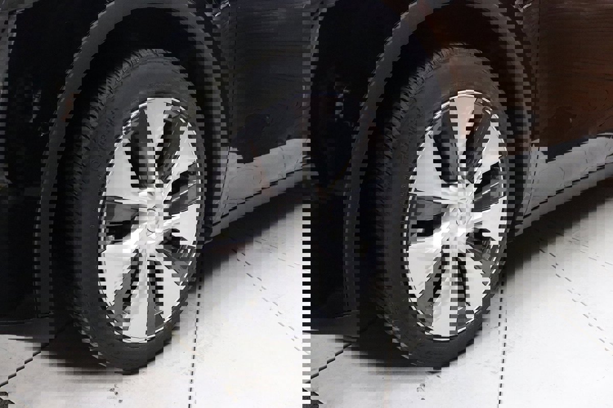 Used 2023 Tesla Model Y Long Range image 5