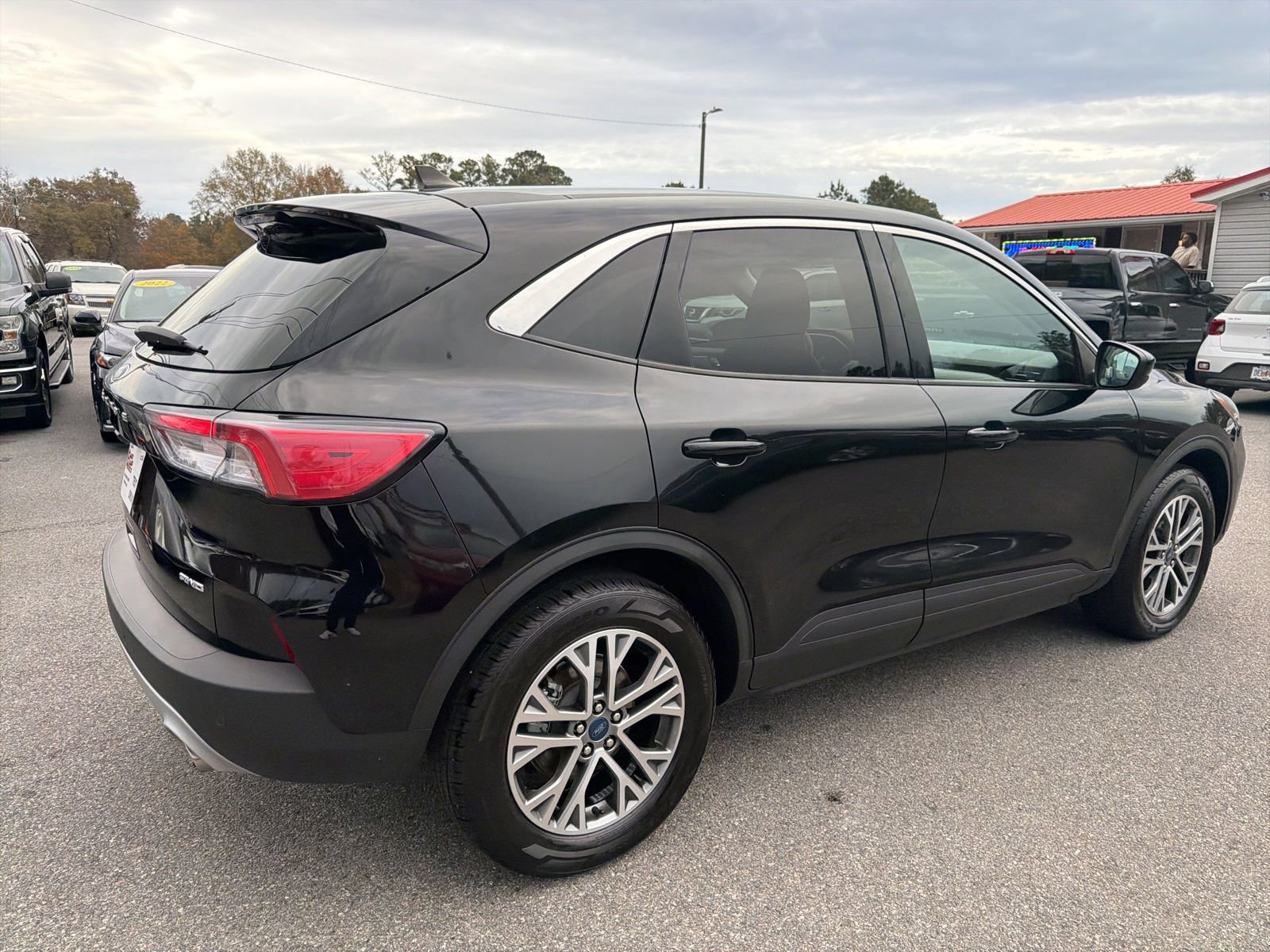 Used 2022 Ford Escape SEL image 4