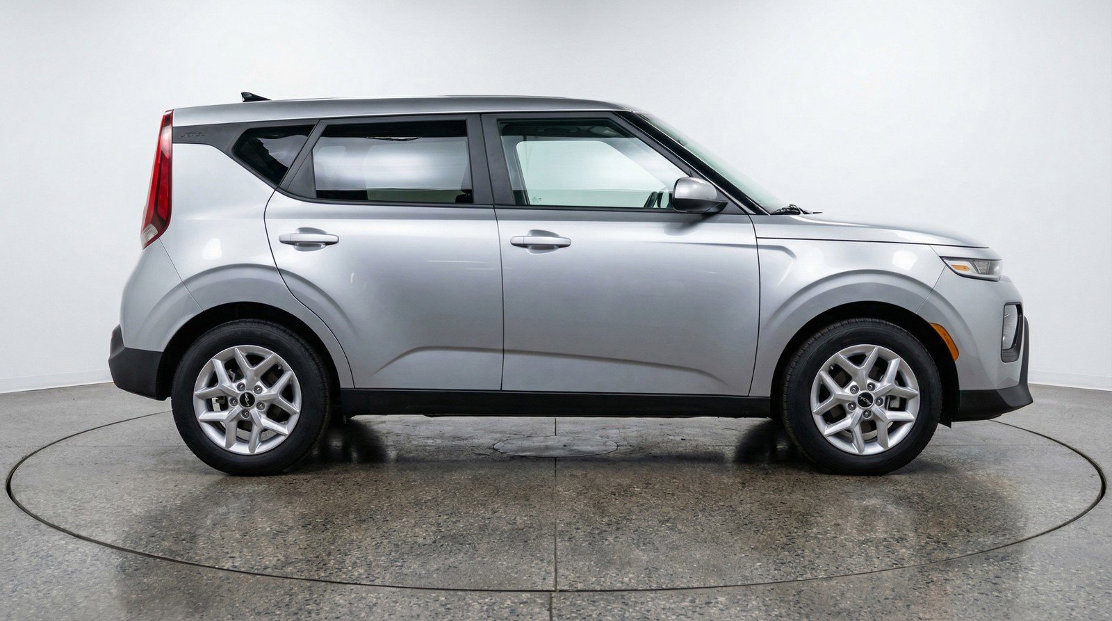 Used 2025 Kia Soul LX w/ LX Technology Package image 11