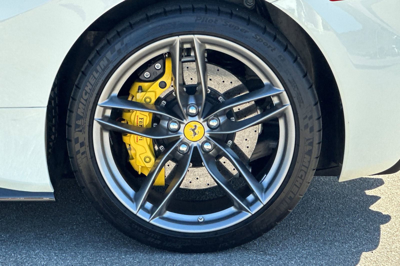 Used 2019 Ferrari 488 Spider RWD image 43