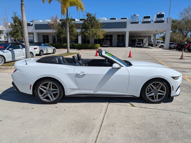 Used 2024 Ford Mustang Premium image 4