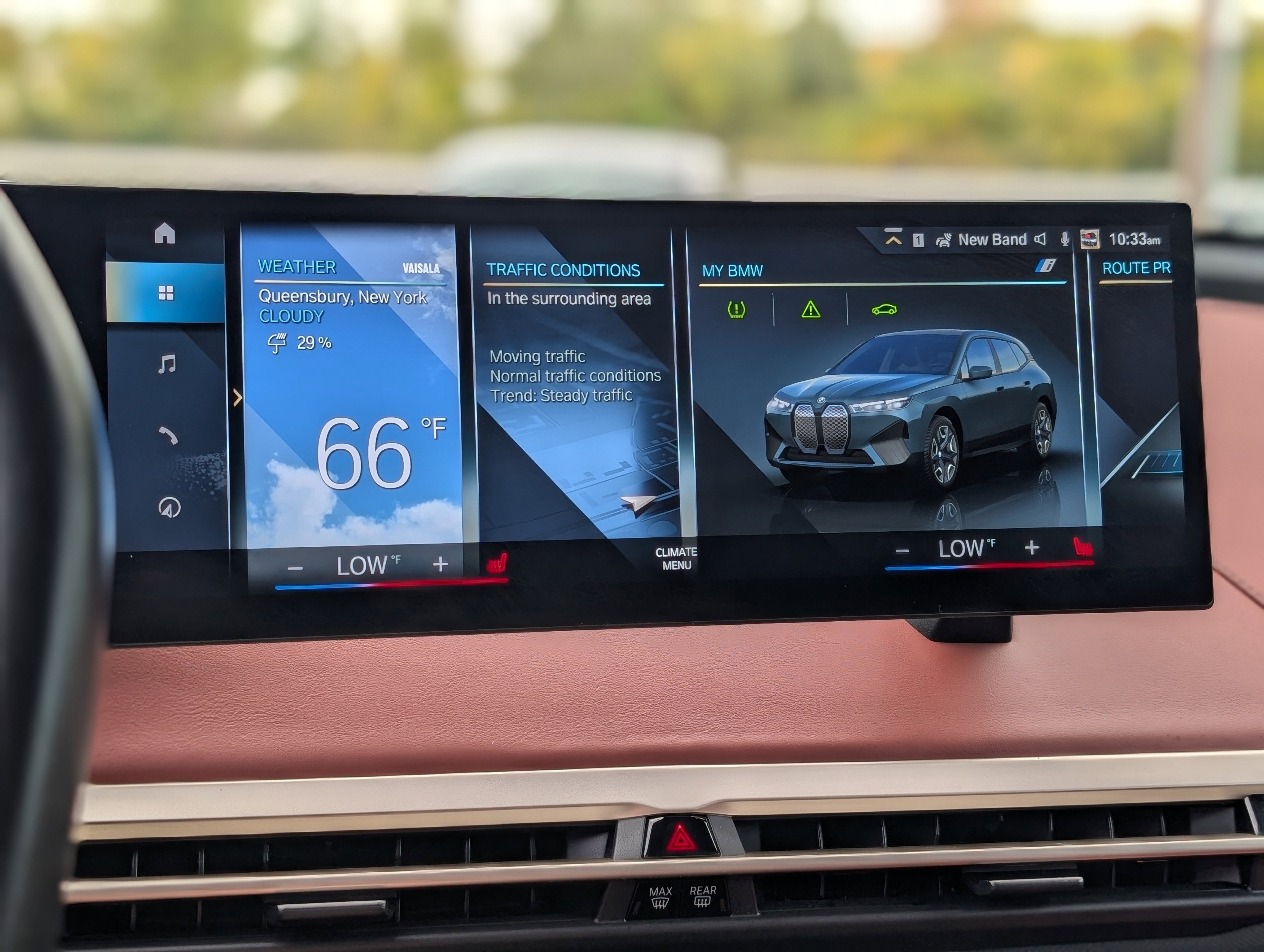 Used 2023 BMW iX xDrive50 w/ Sport Package image 25