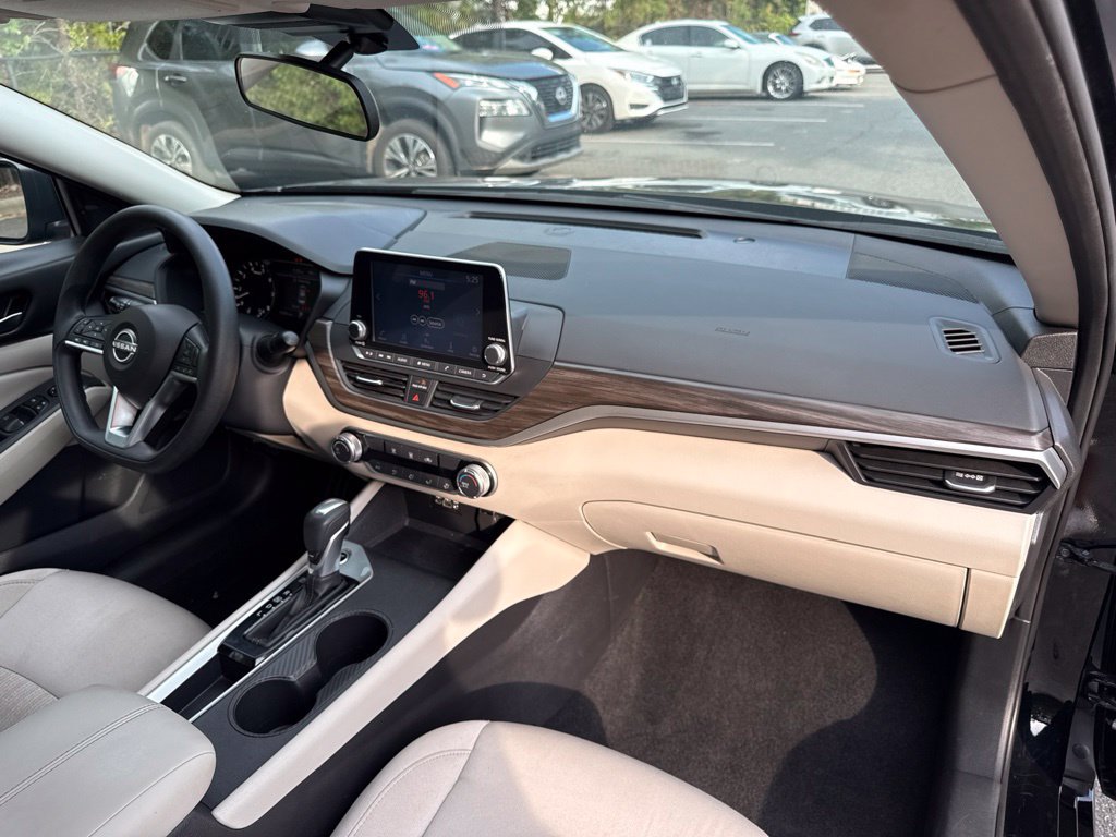 Certified 2025 Nissan Altima 2.5 SV FWD image 39