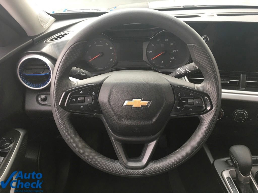 Used 2024 Chevrolet Trax LS w/ LS Convenience Package image 16