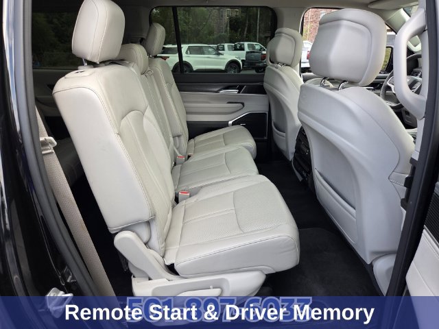 Used 2023 Jeep Wagoneer L Series II w/ Premium Group I AWD/4WD image 17