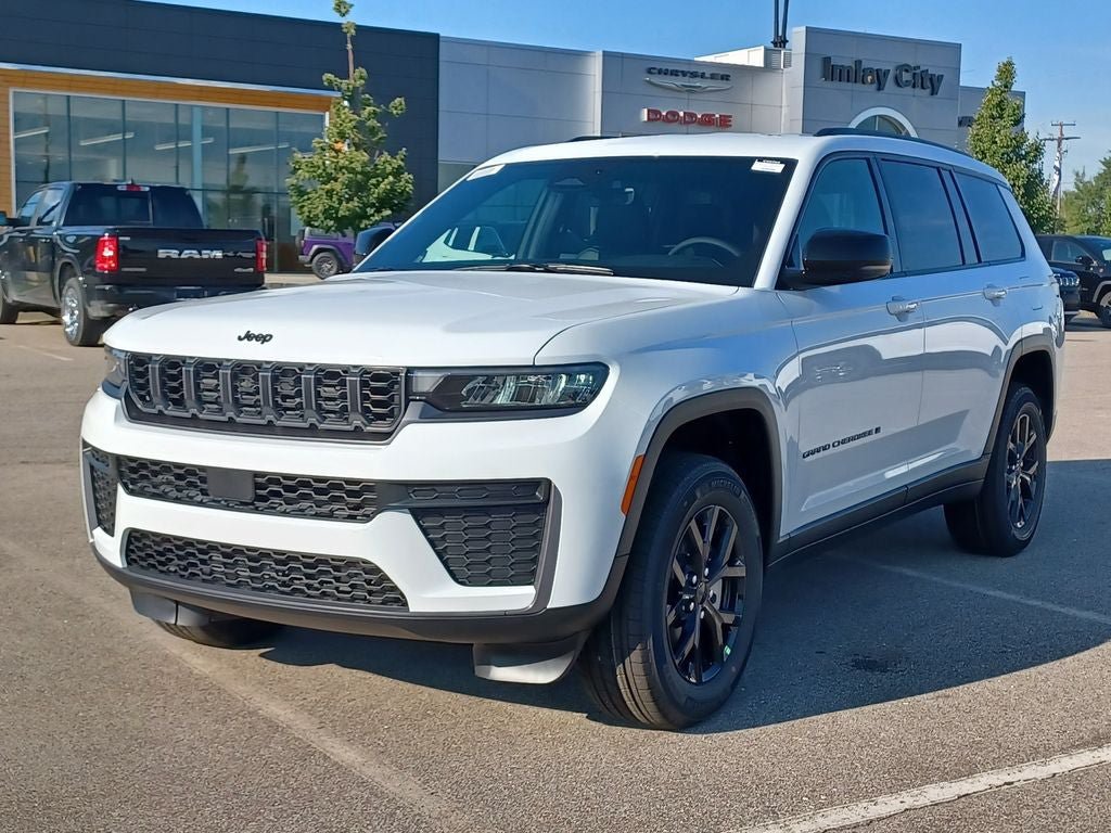 New 2026 Jeep Grand Cherokee L 4WD image 2