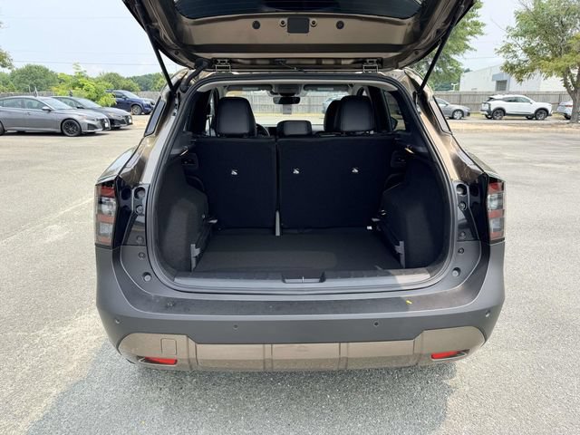 New 2026 Nissan Kicks SR w/ Interior Electronics Package FWD image 12